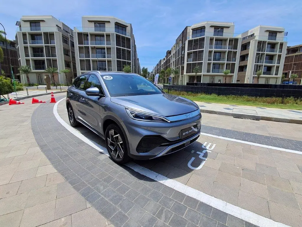 Xe điện và xe xăng: Vì sao nhiều người “khó quay lại” sau thời gian sử dụng xe điện?